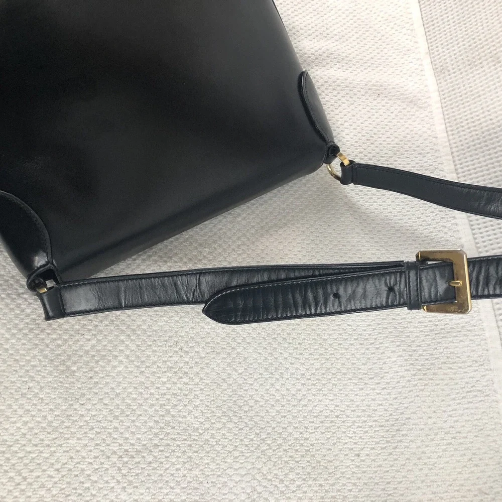 Authentic Gucci‎ Patent Leather Black Lion Turn Lock Shoulder Bag 53637